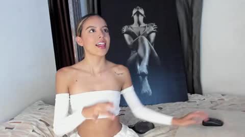anotella_aa online show from May 15, 11:40 pm