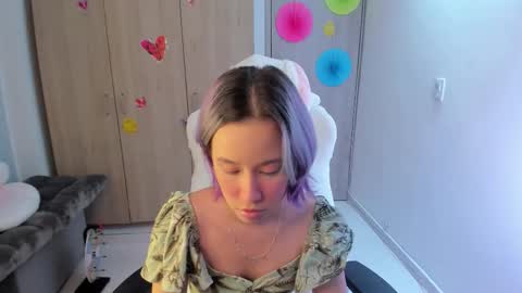 Snapshot of anto_sweet18 chatting on September 20, 11:47 pm My birthday is on december 2nd surprise me with a gift from my amazonlist online show from September 20, 11:47 pm