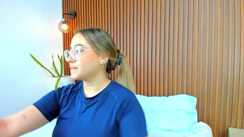 A N T O N E L L A  online show from March 11, 12:11 am