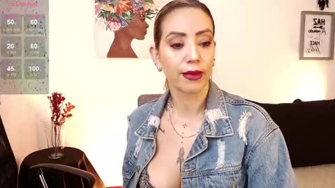 Snapshot of antoniavillamizar chatting on March 11, 10:18 am Anto online show from March 11, 10:18 am