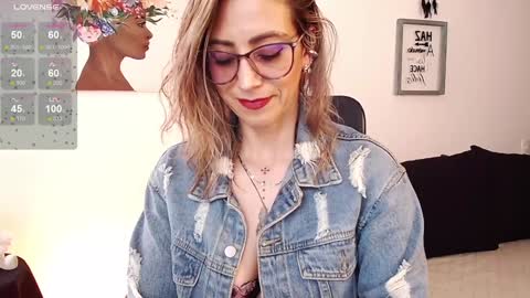 Snapshot of antoniavillamizar chatting on December 14, 8:18 pm Anto online show from December 14, 8:18 pm