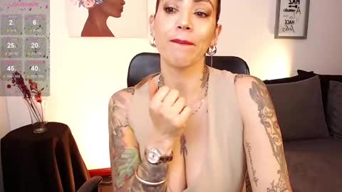 Snapshot of antoniavillamizar chatting on February 20, 10:16 am Anto online show from February 20, 10:16 am