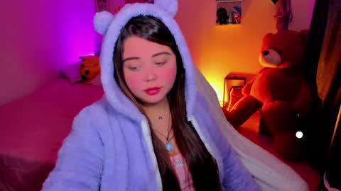   Independent model  online show from March 8, 4:31 am