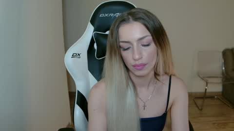 Anya online show from June 4, 5:50 pm