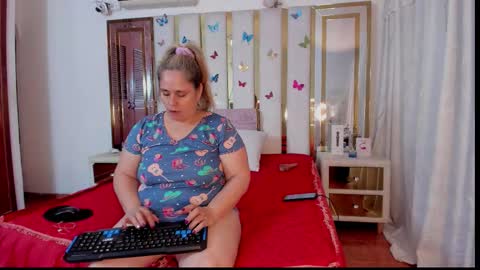 Anyela  online show from February 3, 3:04 am