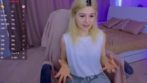 ApheliaStar online show from April 14, 3:34 pm