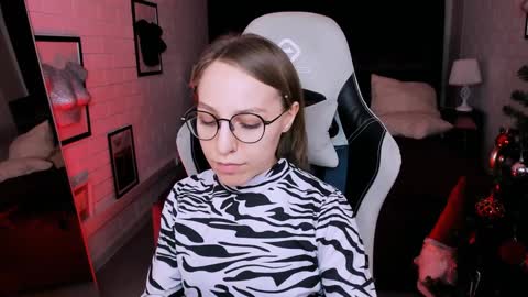 APHEX QUEEN online show from December 6, 1:44 pm