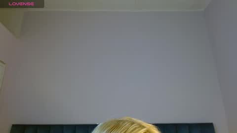 Snapshot of april__bunny chatting on February 24, 6:15 pm April Bunny online show from February 24, 6:15 pm