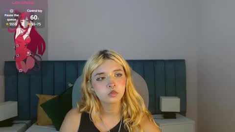 Snapshot of april__bunny chatting on December 4, 9:02 pm April Bunny online show from December 4, 9:02 pm