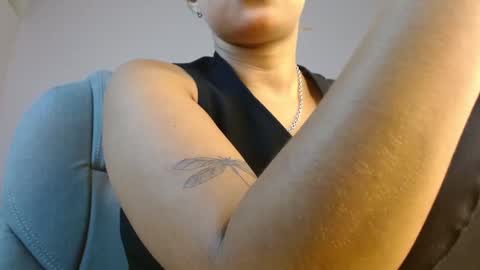 Snapshot of april__bunny chatting on February 15, 5:07 pm April Bunny online show from February 15, 5:07 pm