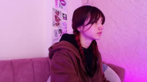   online show from September 17, 12:25 pm