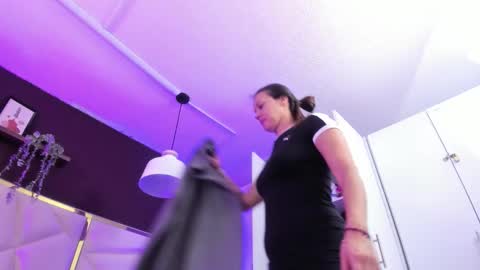 April online show from October 25, 11:29 am