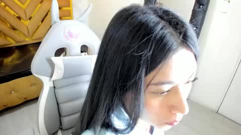 Snapshot of april_nicols chatting on October 6, 12:33 pm A P R I L online show from October 6, 12:33 pm