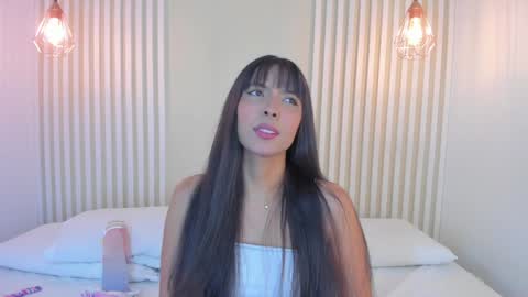 Snapshot of aprilalen chatting on January 4, 6:52 am April online show from January 4, 6:52 am