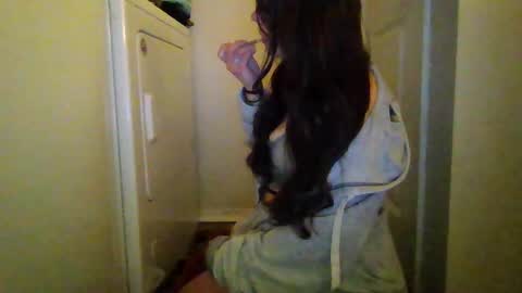 Snapshot of aprilanna chatting on February 19, 11:06 am AnnaApril420 online show from February 19, 11:06 am