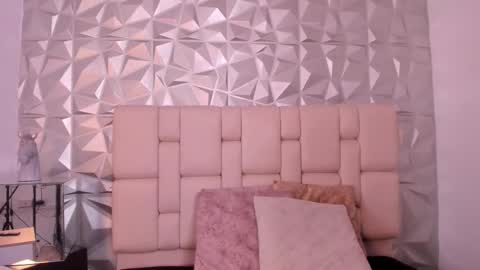    online show from December 16, 7:20 pm