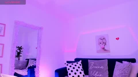 Ari online show from February 14, 4:31 pm