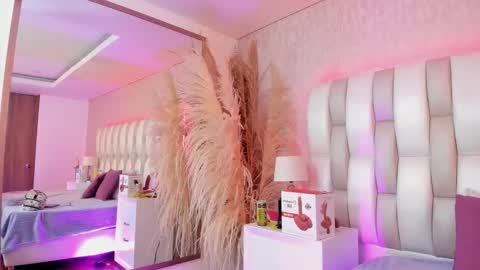 ari_lynn_ online show from February 13, 3:30 am