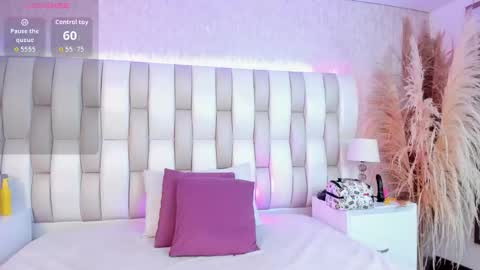 ari_lynn_ online show from February 3, 3:15 am