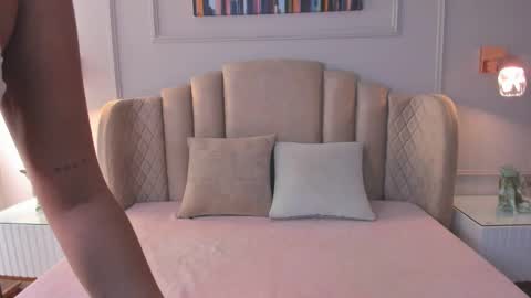 Aria  online show from February 20, 2:51 am