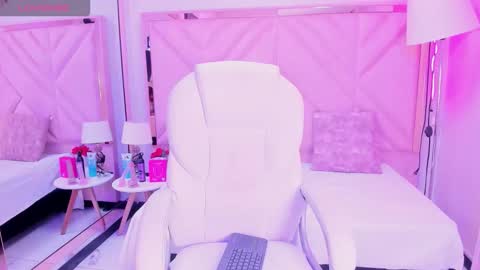 Snapshot of aria_joness_ chatting on September 10, 12:27 pm Aria Jones online show from September 10, 12:27 pm