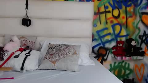 aria online show from December 23, 12:19 pm