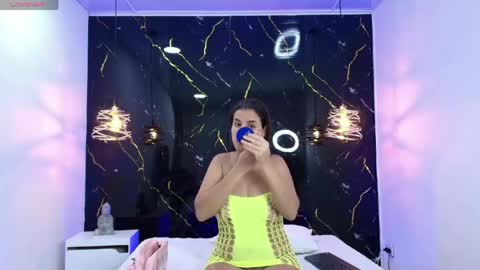 ariaa_vixen online show from May 2, 2:15 am