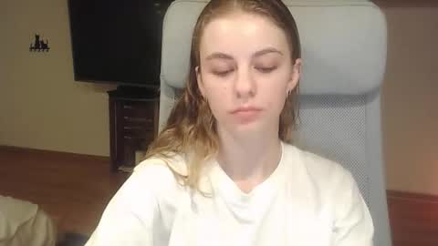 Snapshot of ariacreazy chatting on October 14, 9:17 pm AriaCreazy online show from October 14, 9:17 pm