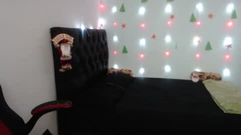 ...Ariana... online show from December 6, 5:00 pm