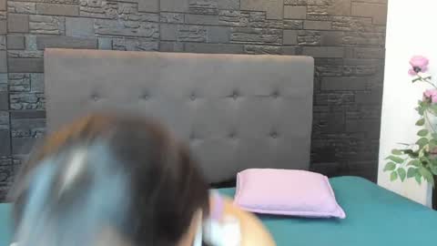 Snapshot of ariamoonlight chatting on February 6, 11:31 am online show from February 6, 11:31 am