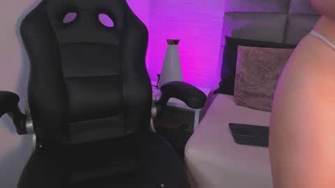 ariana__parker online show from March 10, 4:27 am