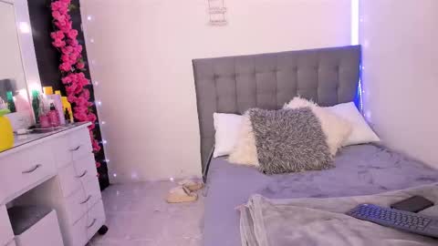 Snapshot of ariana_belucci chatting on September 21, 5:11 pm Ariana online show from September 21, 5:11 pm