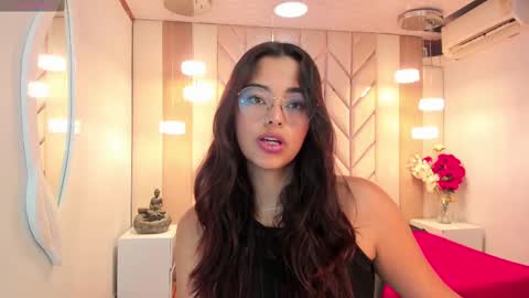 Snapshot of ariana_pierce chatting on March 10, 5:00 am Ariana online show from March 10, 5:00 am