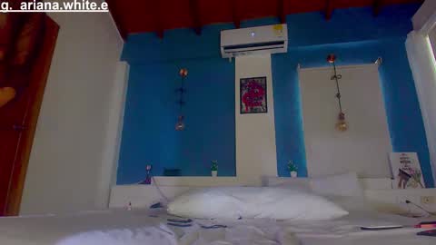 ariana_whitee online show from October 12, 6:21 pm