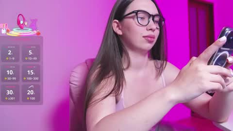 arianahot777 online show from June 8, 8:30 pm