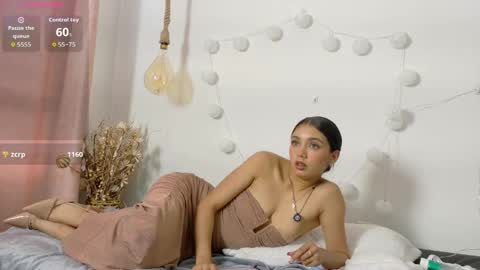 Arianna  online show from May 6, 2:54 pm