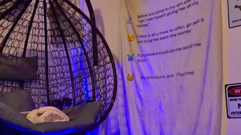 Aria online show from April 5, 8:41 pm