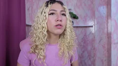 Ari Bunnie  online show from December 22, 11:30 pm