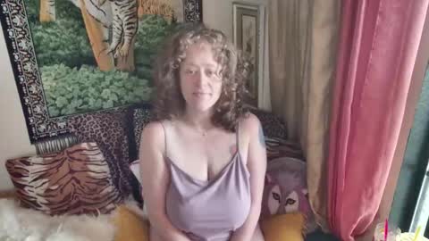 Arielle Ari online show from May 1, 6:11 pm
