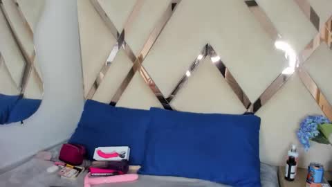 ariht online show from March 27, 8:42 pm