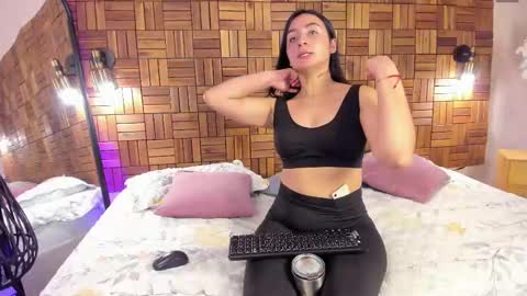 Snapshot of ariiaa_1 chatting on February 20, 8:25 pm ARIANNA online show from February 20, 8:25 pm