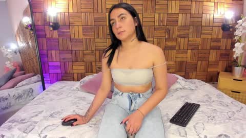 Snapshot of ariiaa_1 chatting on January 27, 8:28 pm ARIANNA online show from January 27, 8:28 pm