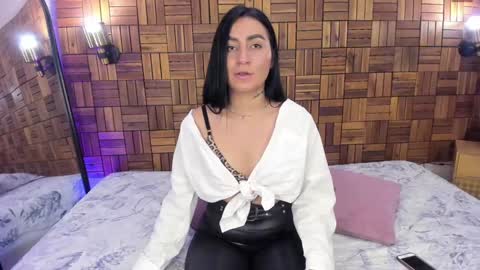 Snapshot of ariiaa_1 chatting on January 24, 8:22 pm ARIANNA online show from January 24, 8:22 pm