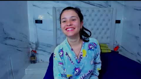 arisha_lee2 online show from December 1, 2:15 am