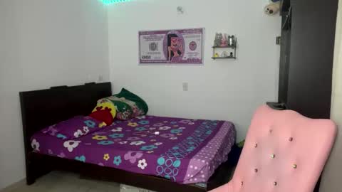 ariza1515 online show from December 1, 11:58 am