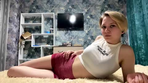 Stephanie online show from December 2, 3:36 pm