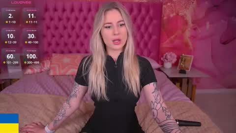 Snapshot of arolinanight chatting on September 27, 10:06 pm AROLINA online show from September 27, 10:06 pm