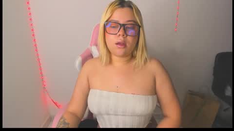 Val online show from February 17, 1:38 am