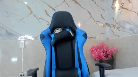 Ana online show from November 17, 4:08 pm