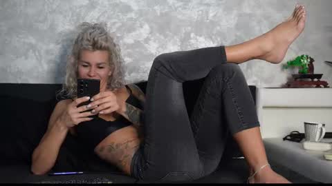 Asha online show from October 2, 9:25 am